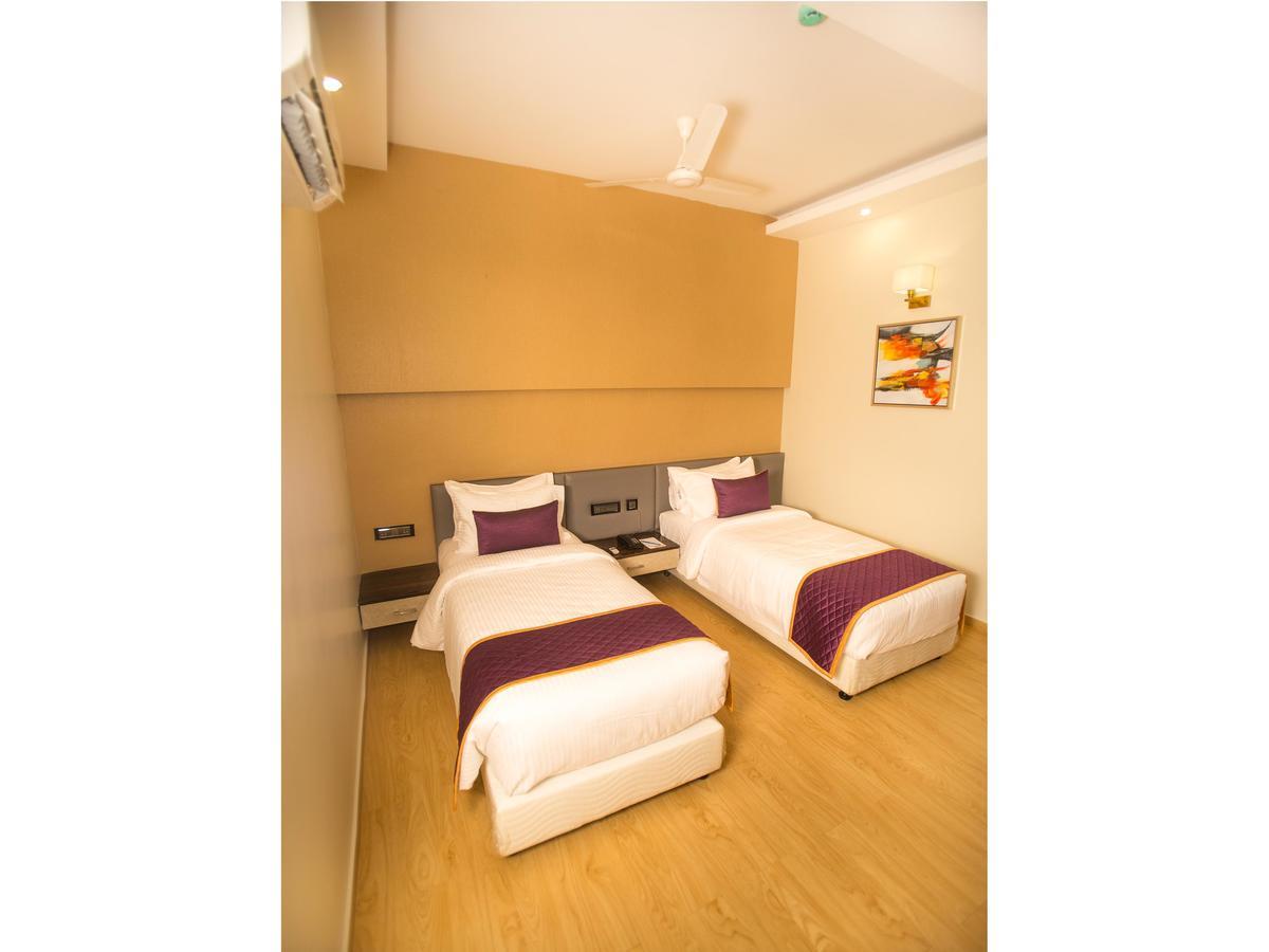 St Parklane Airport Hotel Chennai Exterior photo