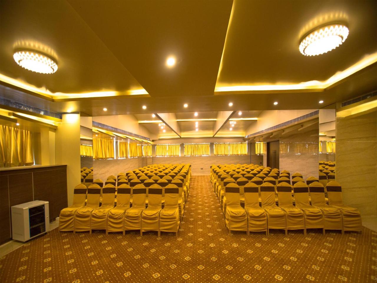 St Parklane Airport Hotel Chennai Exterior photo