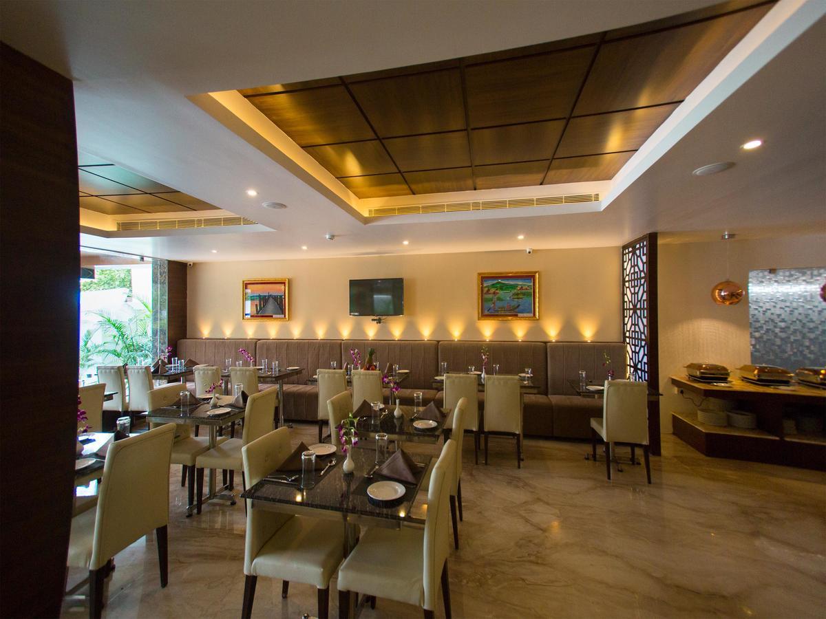 St Parklane Airport Hotel Chennai Exterior photo