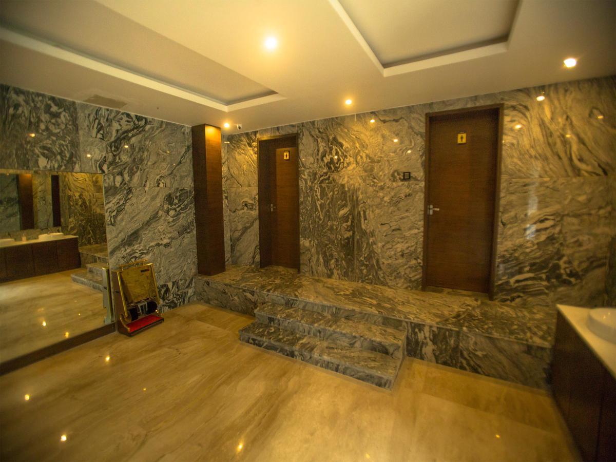 St Parklane Airport Hotel Chennai Exterior photo