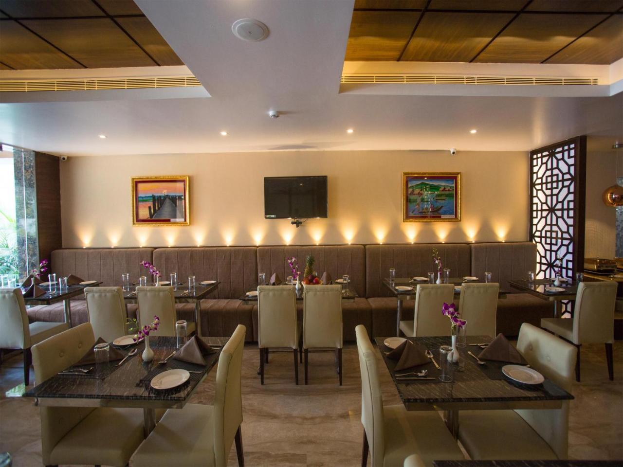 St Parklane Airport Hotel Chennai Exterior photo